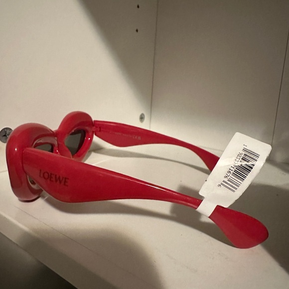 Loewe Red Heart-Shaped Sunglasses - Picture 3 of 5